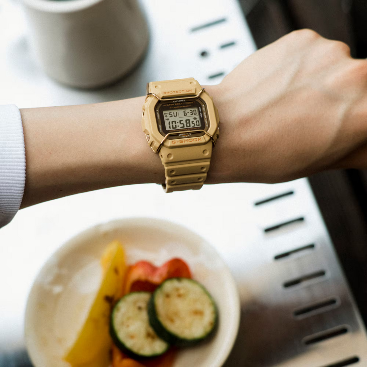 G-SHOCK CASUAL MEN TONE ON TONE WATCH DW-5600PT-5DR
