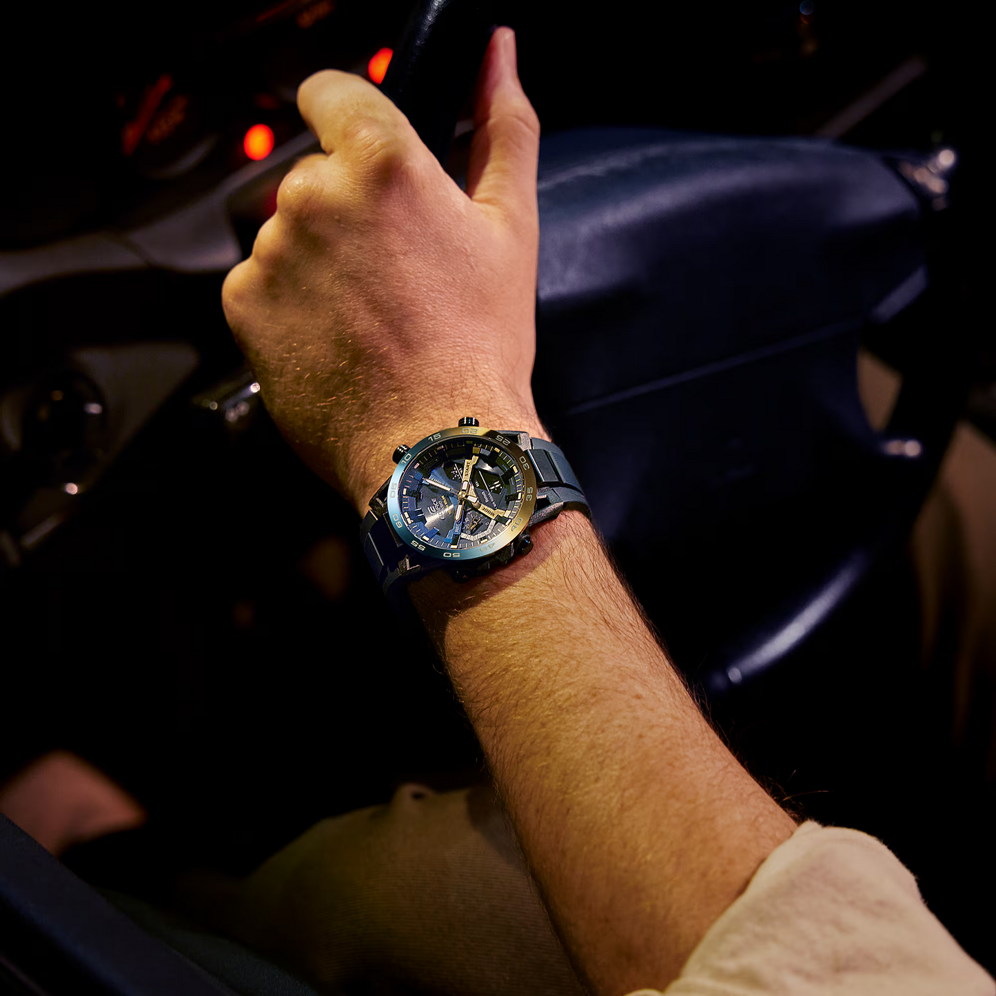 EDIFICE SMARTPHONE LINK SOSPENSIONE MEN WATCH ECB-2000NP-1ADF