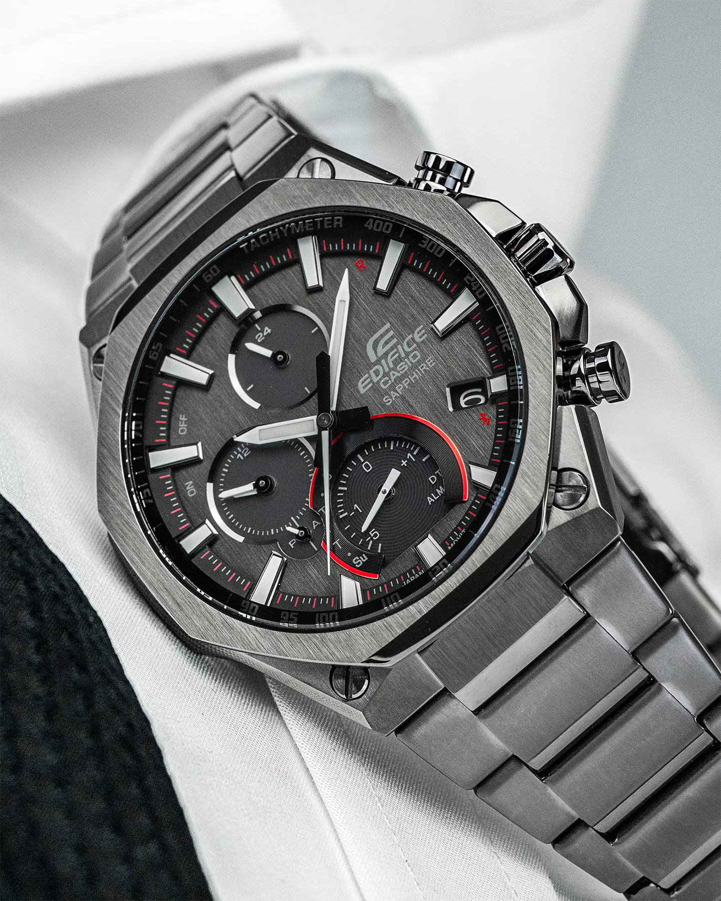 EDIFICE SMARTPHONE LINK WATCH EQB-1100DC-1ADR