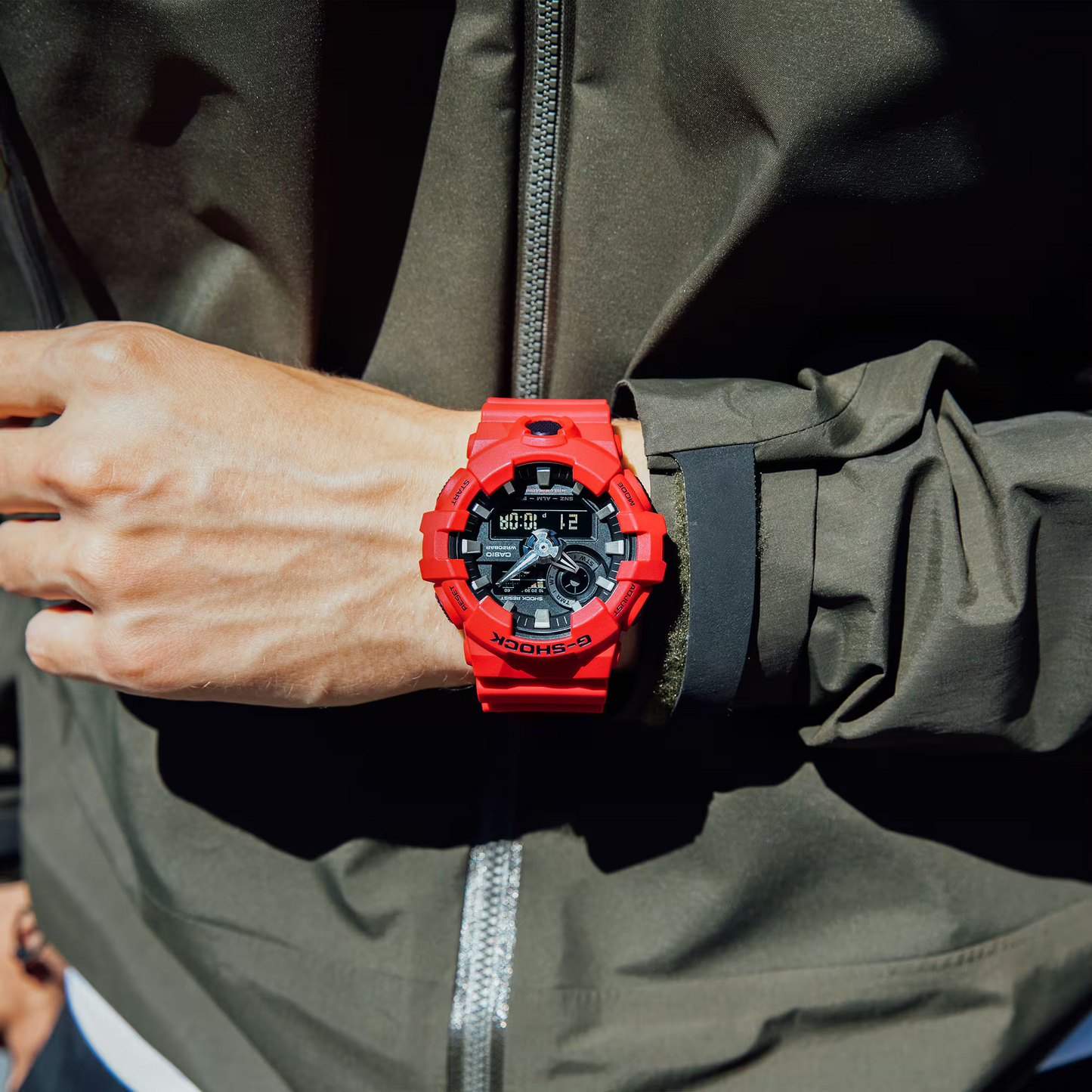 G-SHOCK CASUAL MEN WATCH GA-700-4ADR
