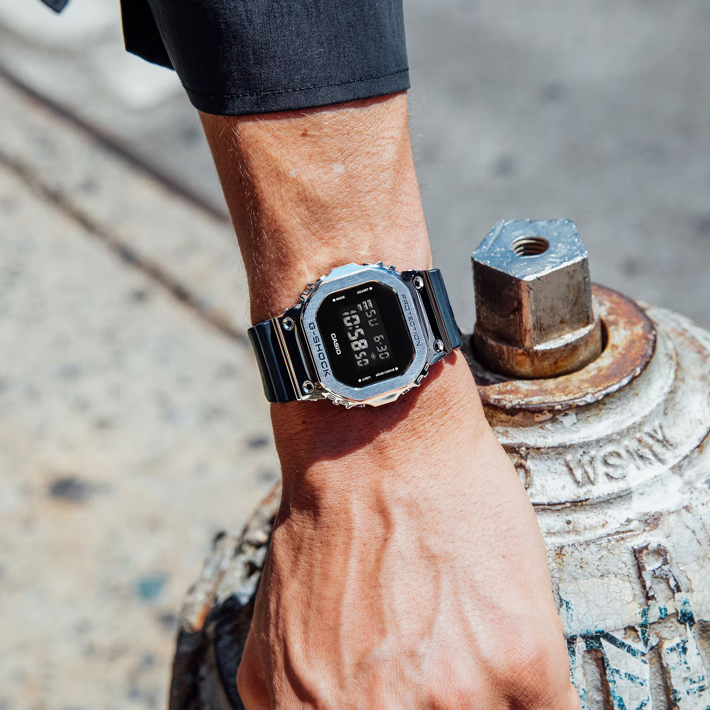 G-SHOCK MEN METAL WATCH GM-5600-1DR