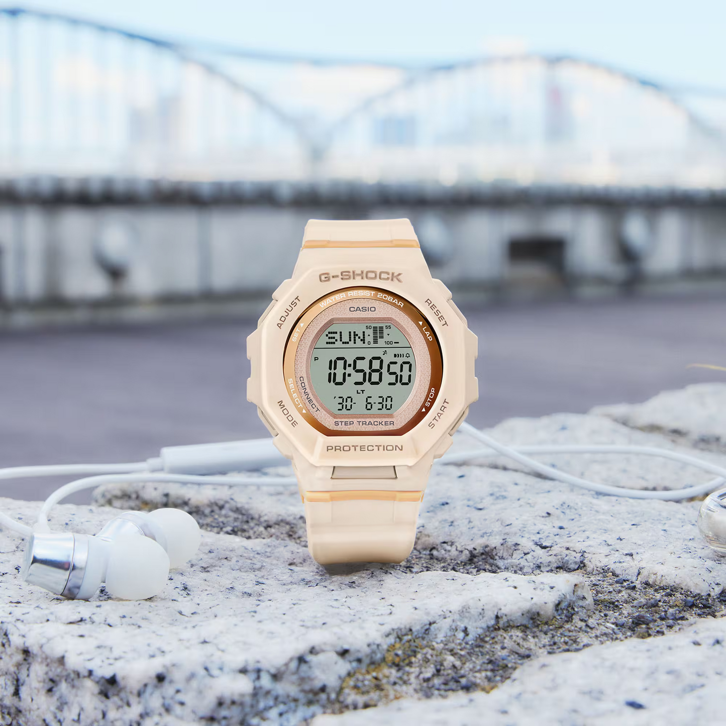 G-SHOCK G-SQUAD WOMEN WATCH GMD-B300-4DR
