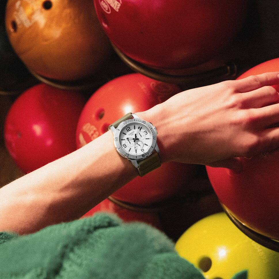 CASIO ANALOG MENS WATCH MTP-VD300-3BUDF