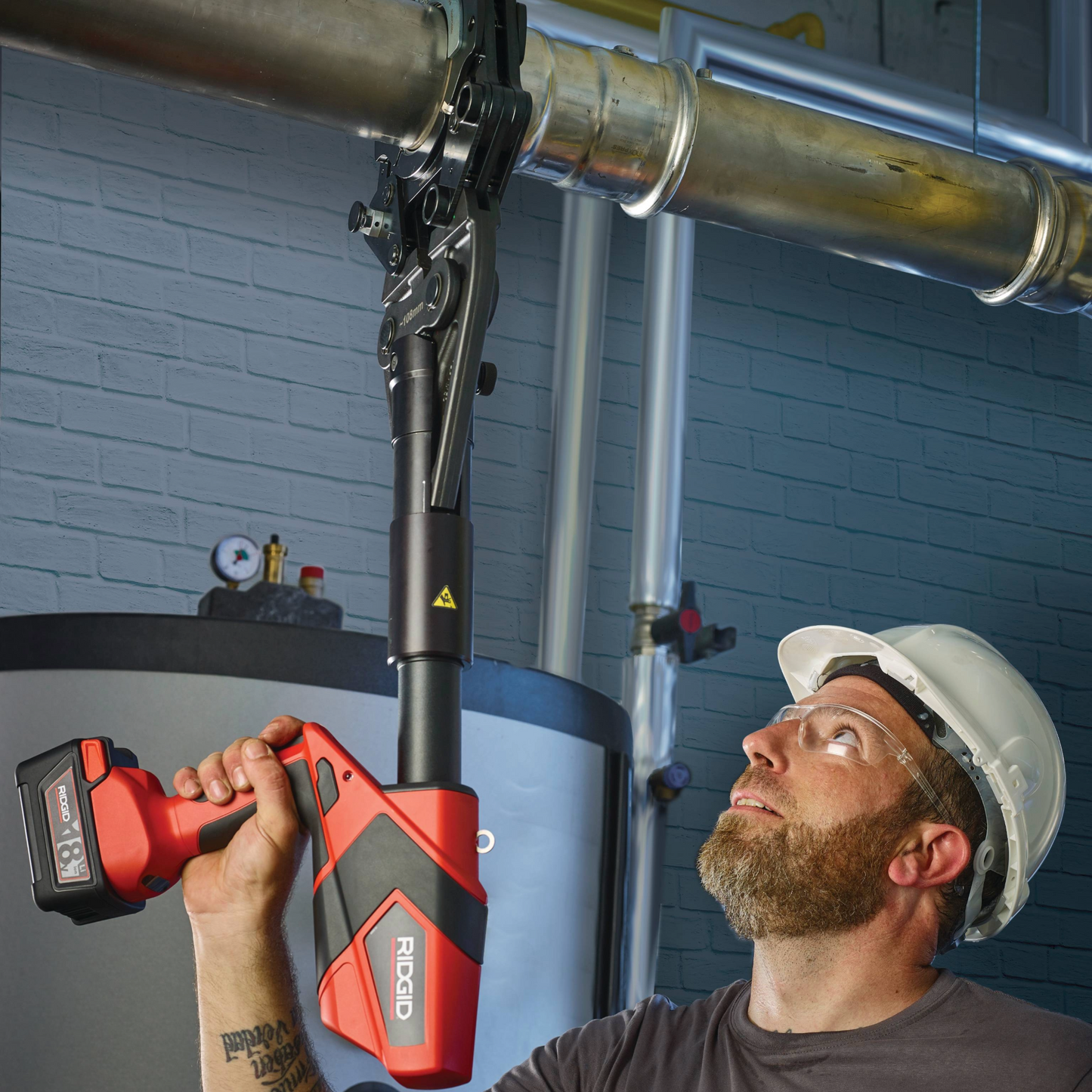 RIDGID RP 352-XL Press Tool Kit (RP 352-XL Tool, 32 kN-XL Actuator, Case, 18V 5.0 Battery and 230V Fast-Charger)