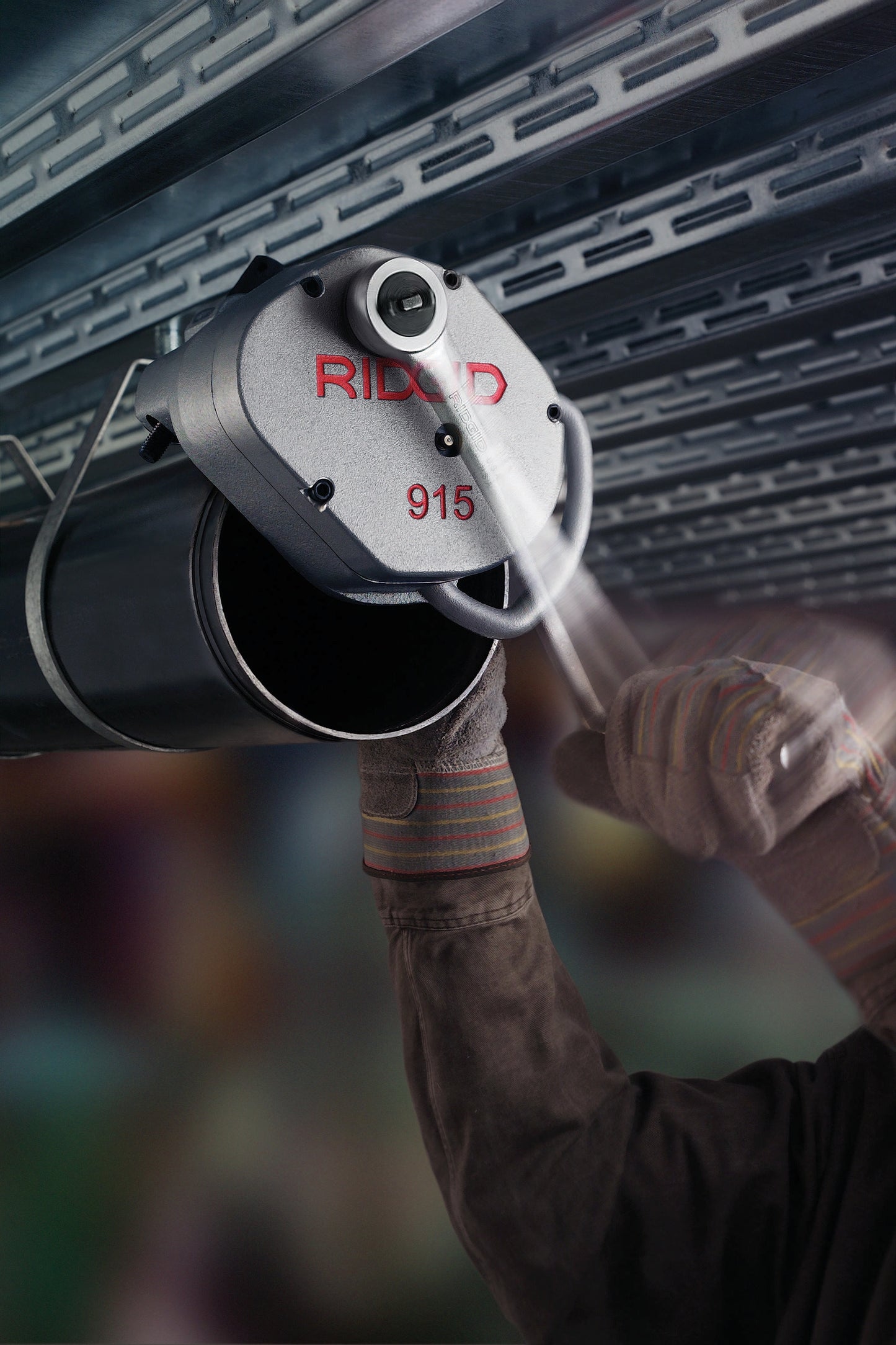 RIDGID 915 Roll Groover with 2" (50.8 mm) - 6" (15.24 cm) Sch. 10 2" (50.8 mm) - 3 1/2" (88.9 mm) Sch. 40 Roll Set