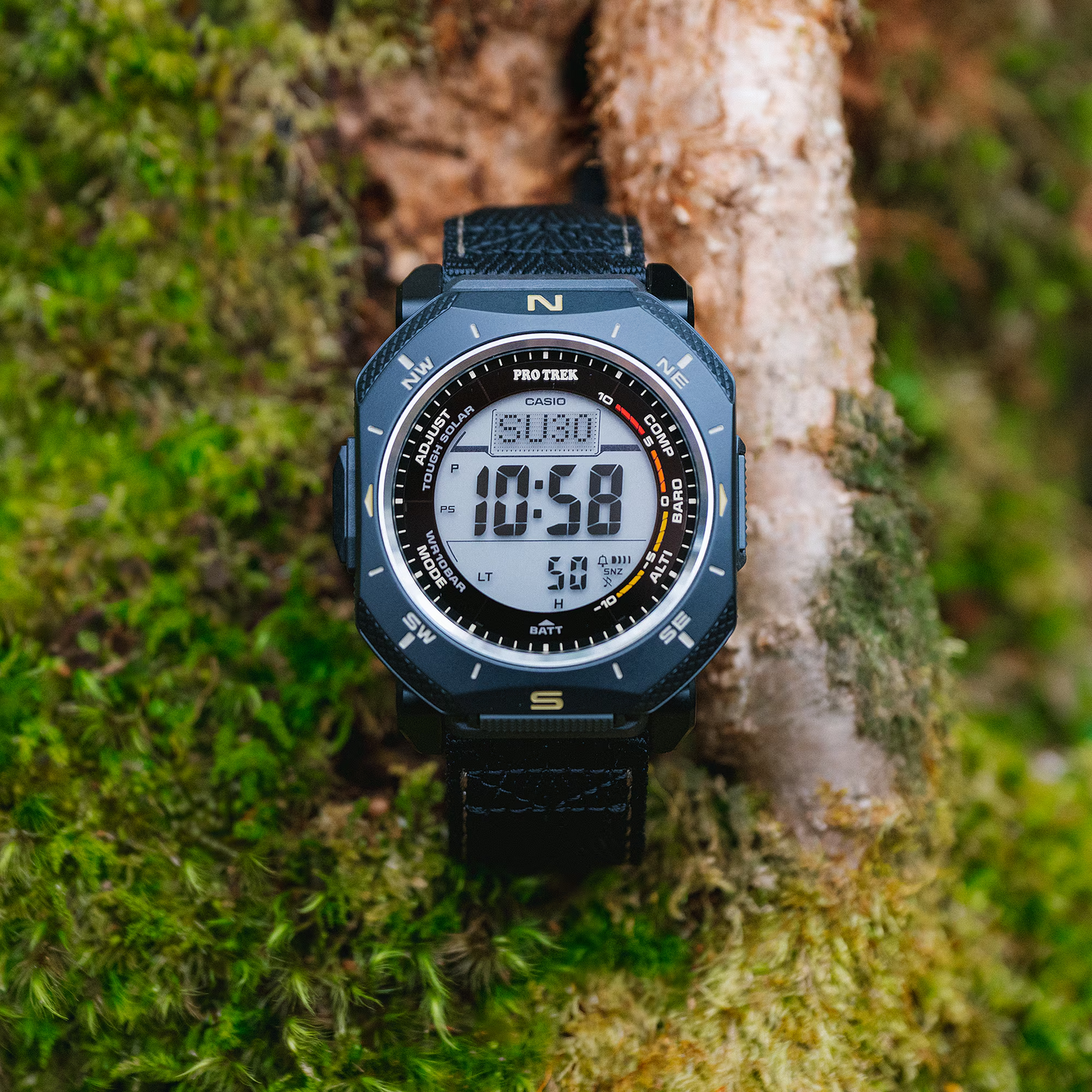 PRO TREK Sport Outdoor Solar Powered Men Watch PRG-69B-1DR